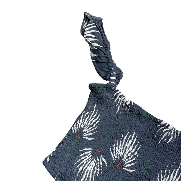Lulu’s Blue Tropical Print Smocked Crop Top M - Picture 2 of 8